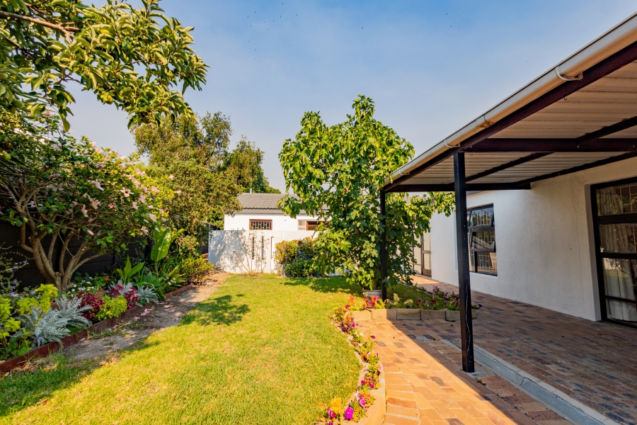 5 Bedroom Property for Sale in De Bron Western Cape